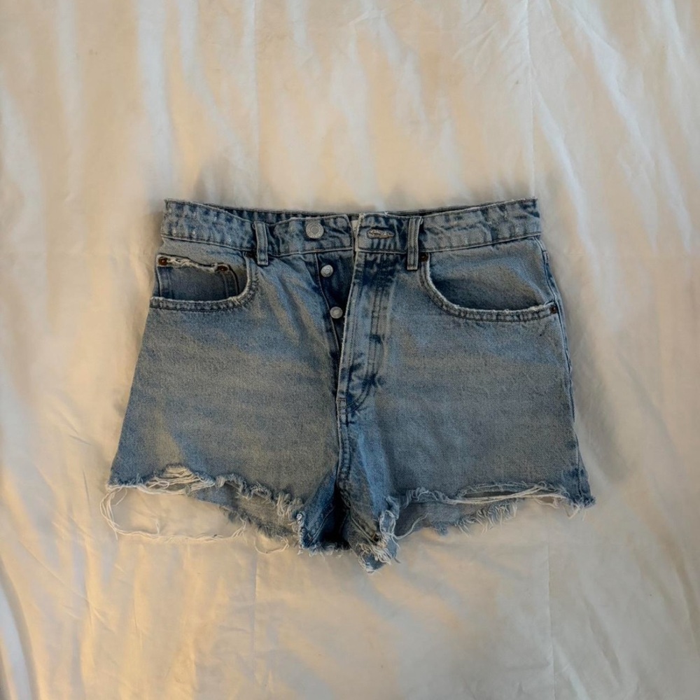 super cute Zara denim shorts!